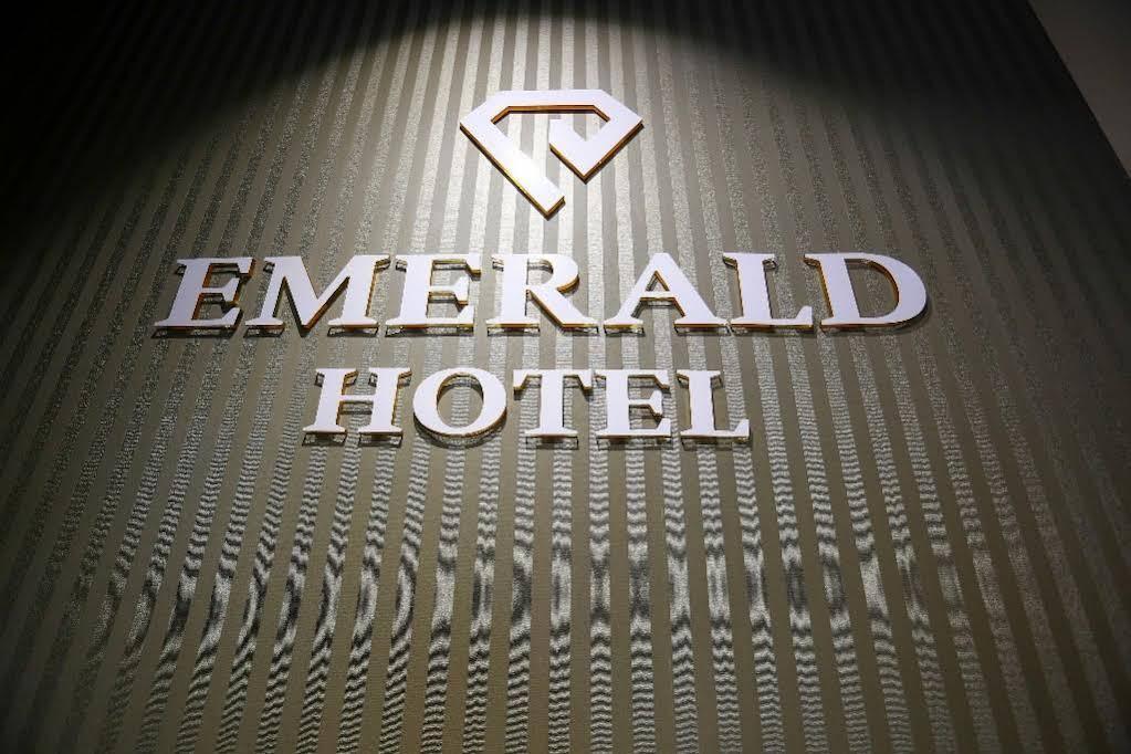 Emerald Boutique Hotel Tiranë Luaran gambar