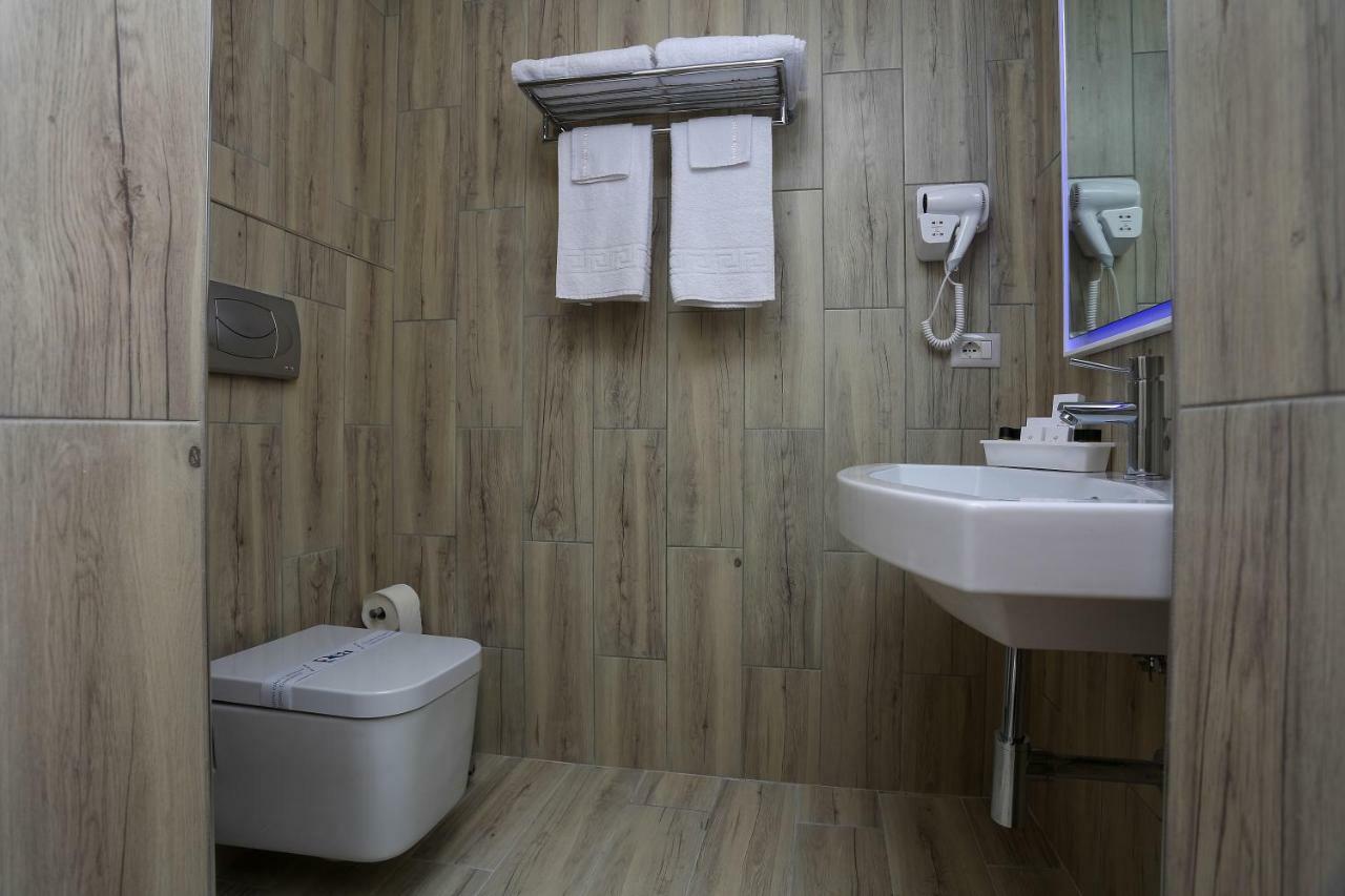 Emerald Boutique Hotel Tiranë Luaran gambar