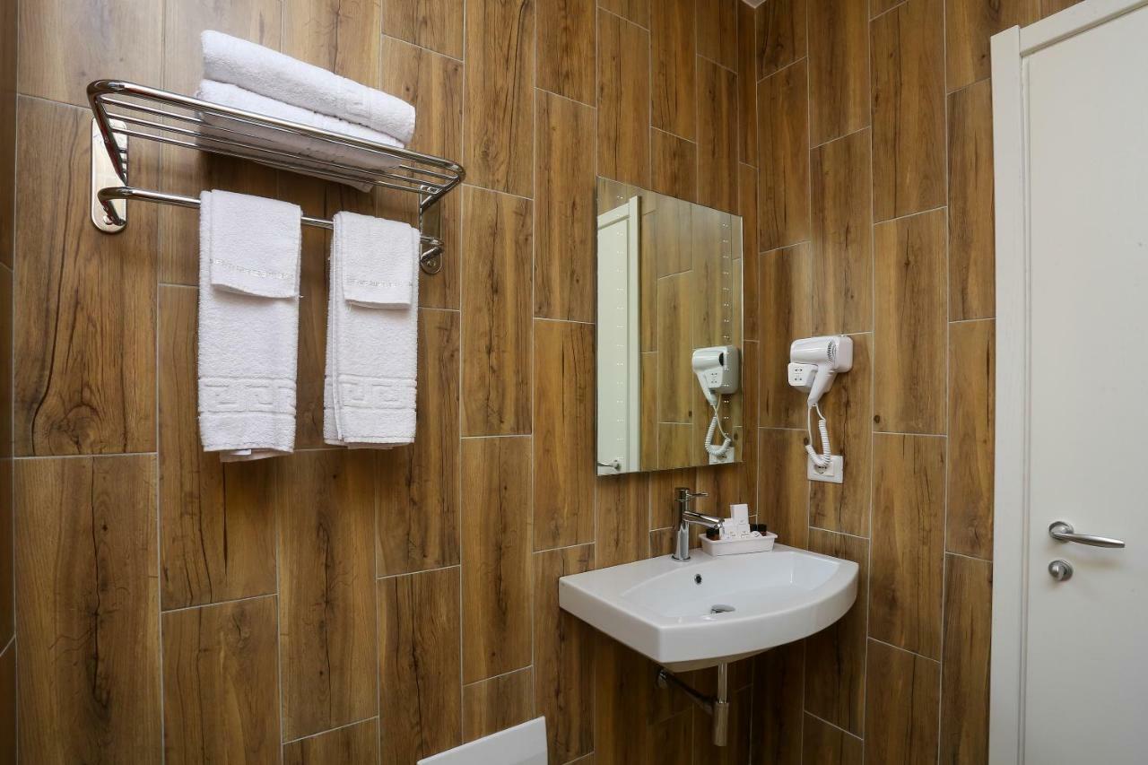Emerald Boutique Hotel Tiranë Luaran gambar