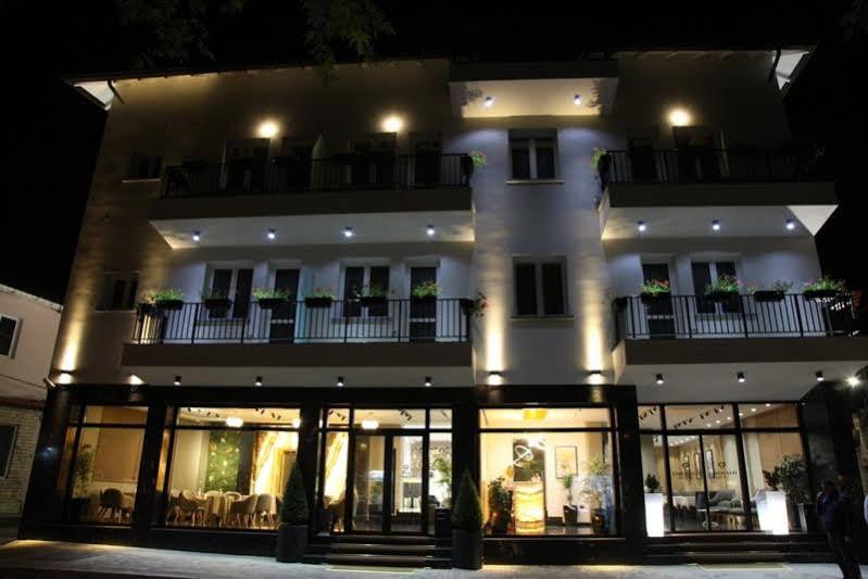 Emerald Boutique Hotel Tiranë Luaran gambar